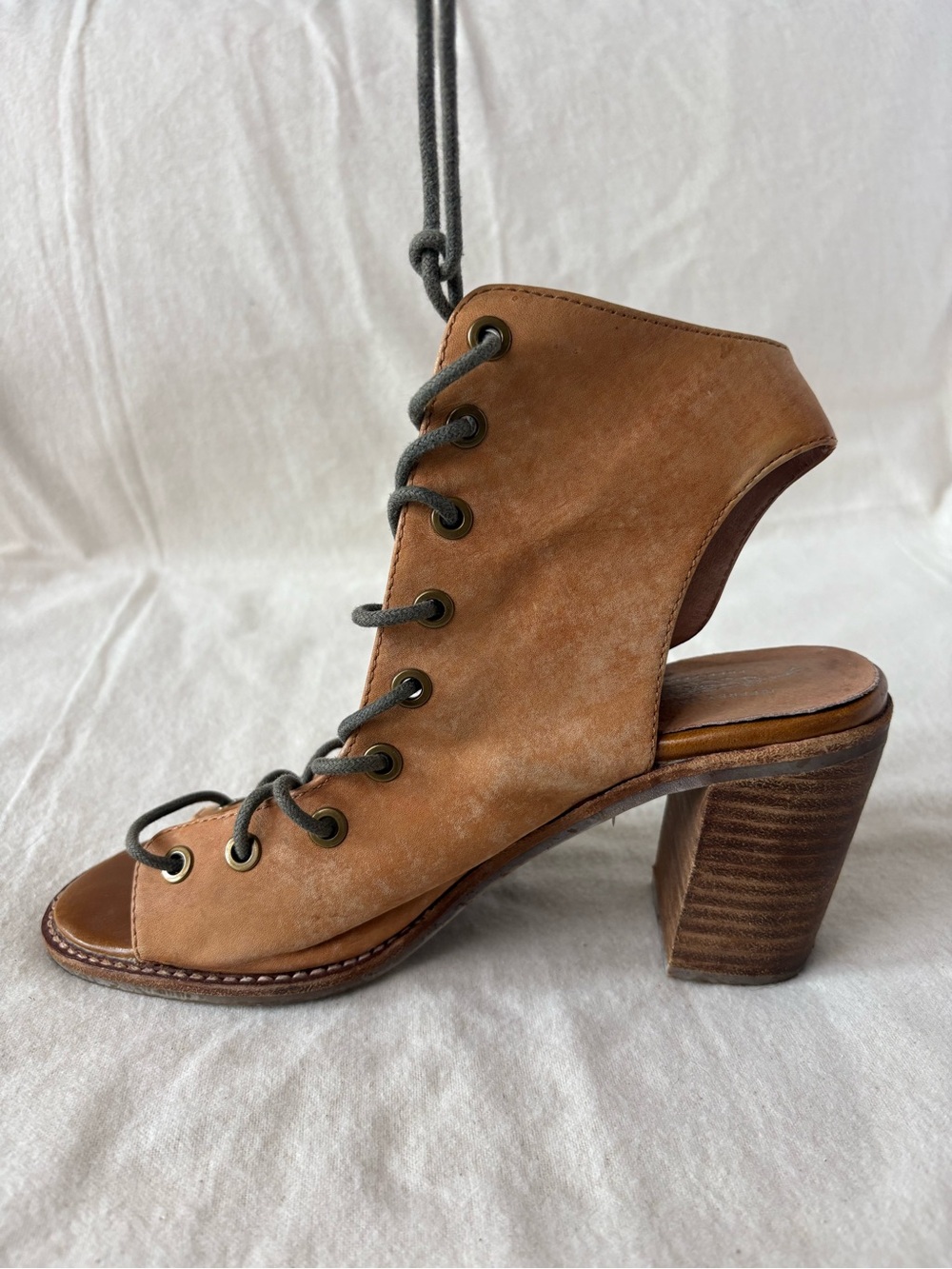 Jeffrey Campbell Free People Tan Suede Lace-Up Open-Toe Block Heel Sandal - 7